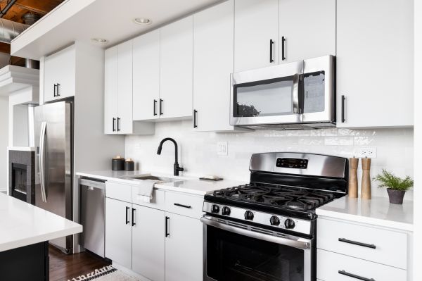 Cabinet Restyling in Pasadena