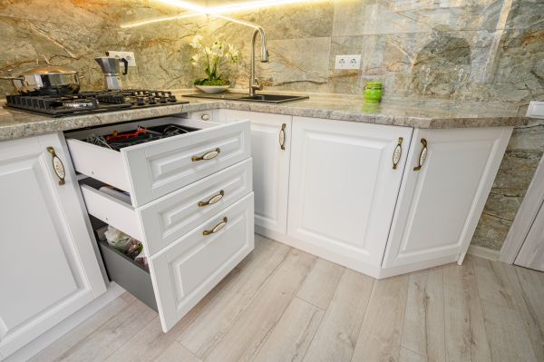 Kitchen Cabinets Refacing in Pasadena