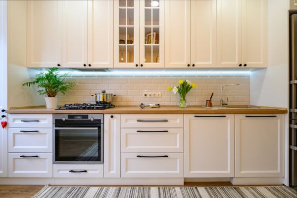 Cabinet Door Installation in Pasadena