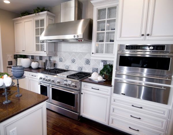 Custom Cabinet Building in Pasadena